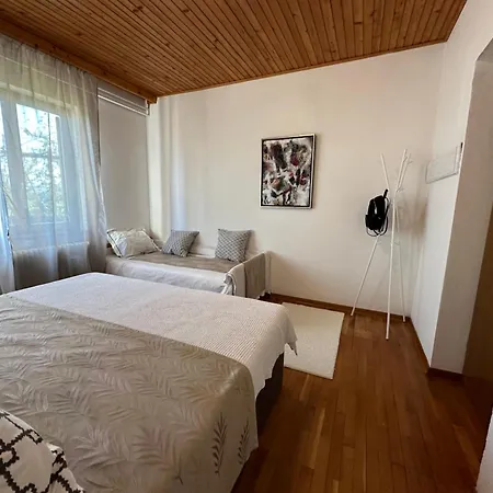Sunny Hill Apartment