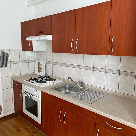 Sunny Hill Apartment *