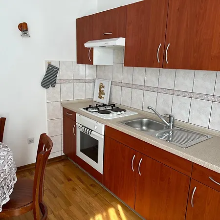 Sunny Hill Apartment *