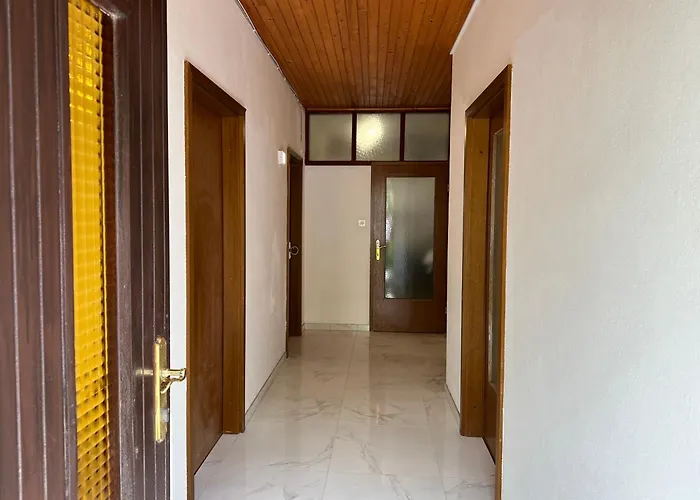 Sunny Hill Apartman *